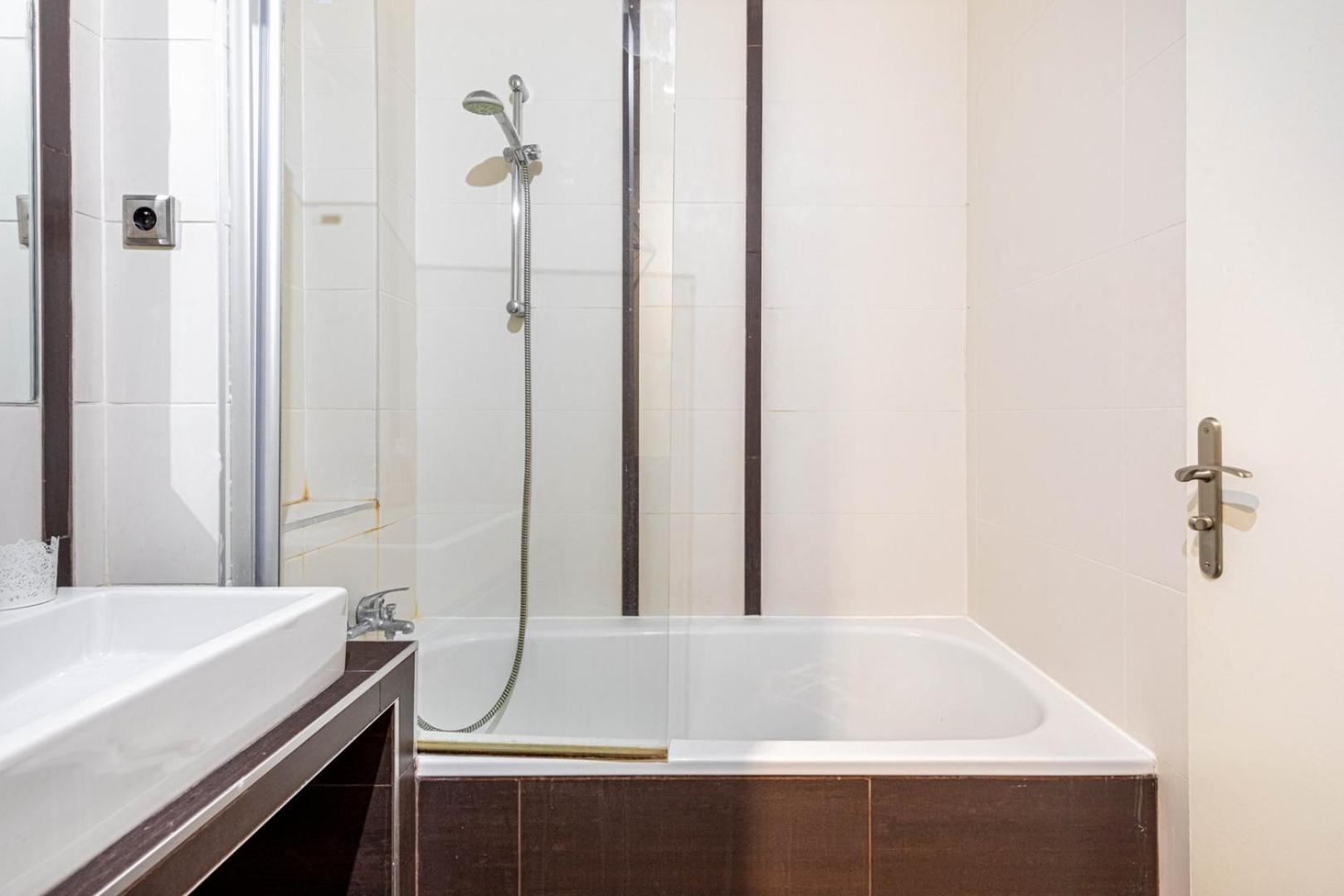 Guestready - Modern Chic With A View Apartment Courbevoie